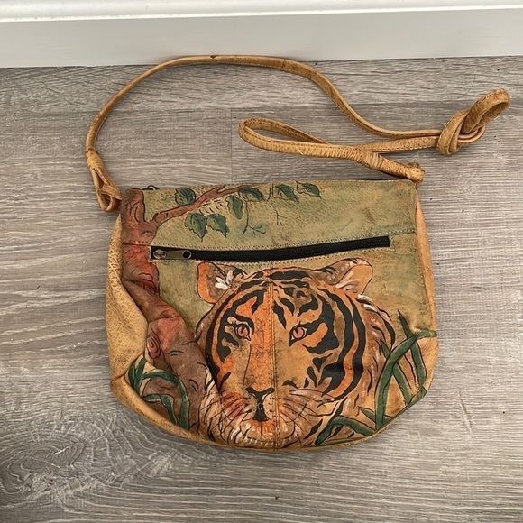Tiger and Panda Purse - Picture 2 of 8
